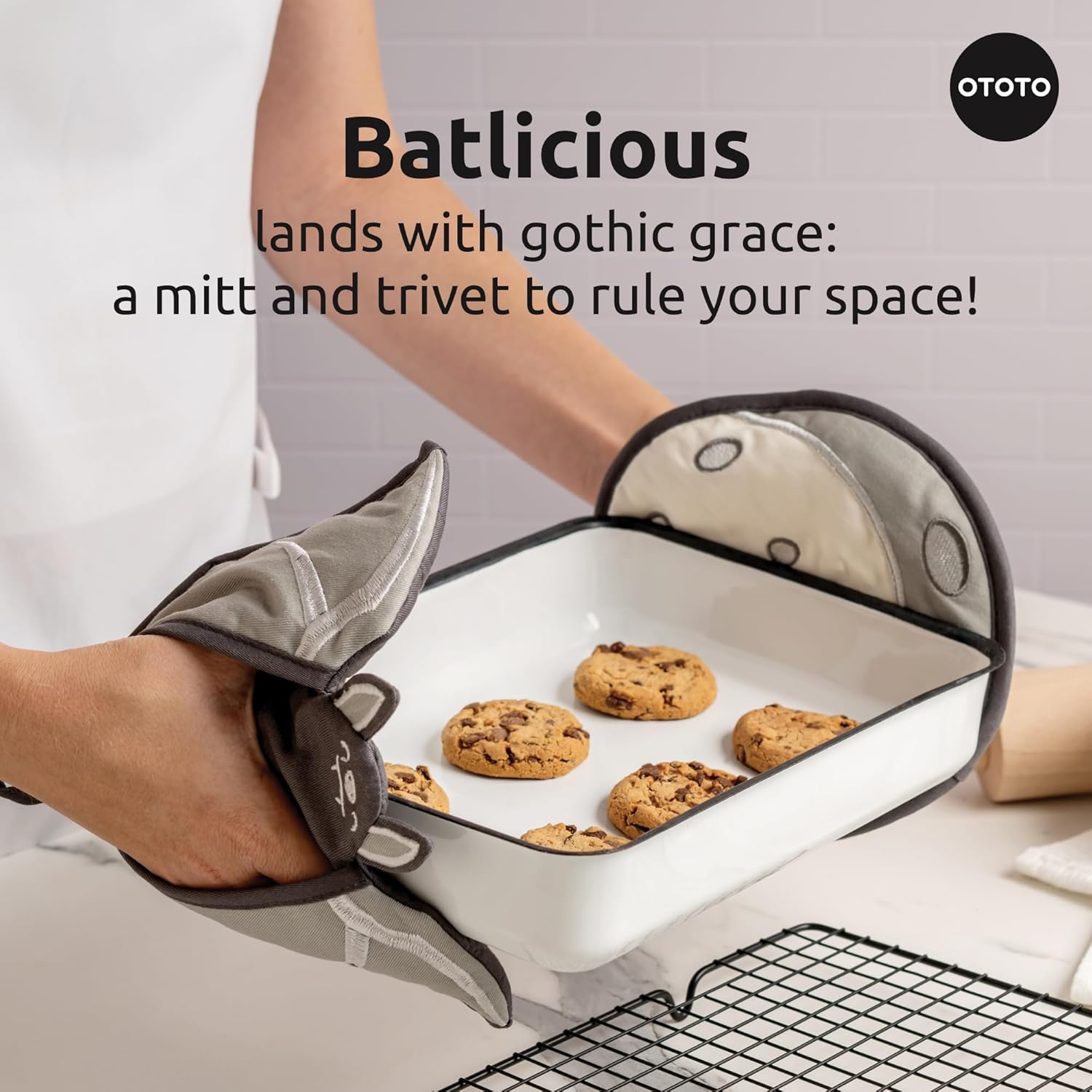 🦇OTOTO Batlicious Oven Mitts & Pot Holders Set