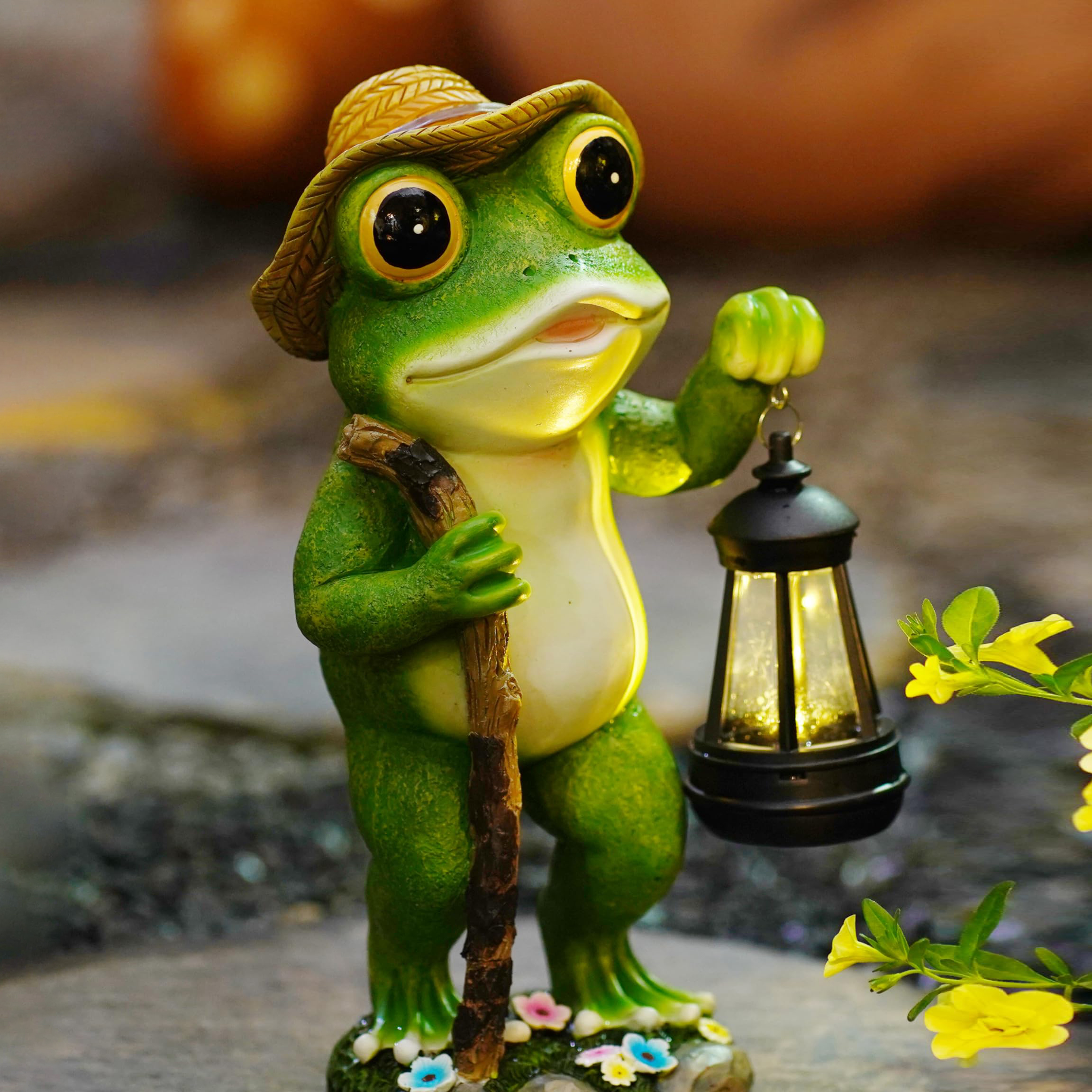 Solar Frog Garden Statue with Lantern