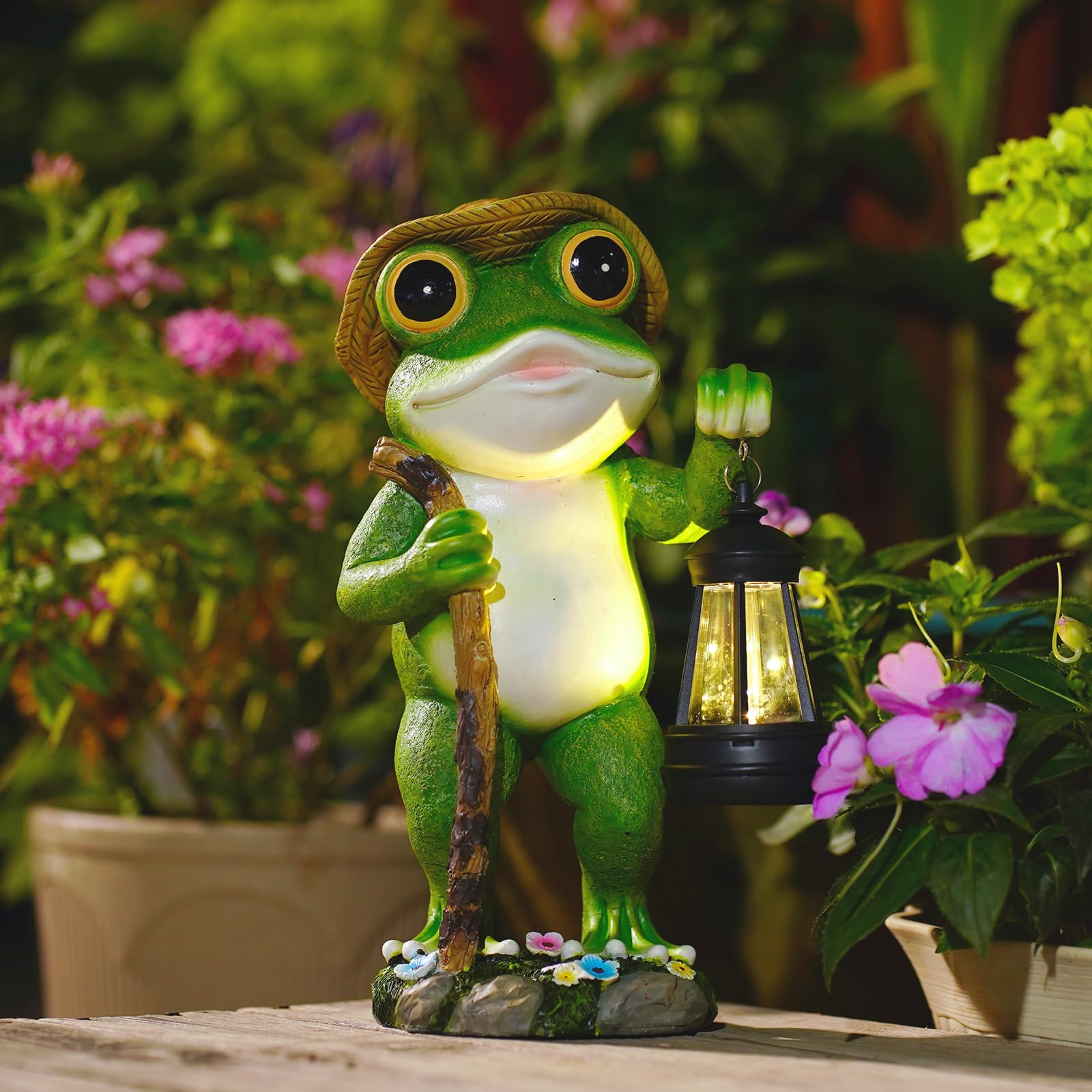 Solar Frog Garden Statue with Lantern