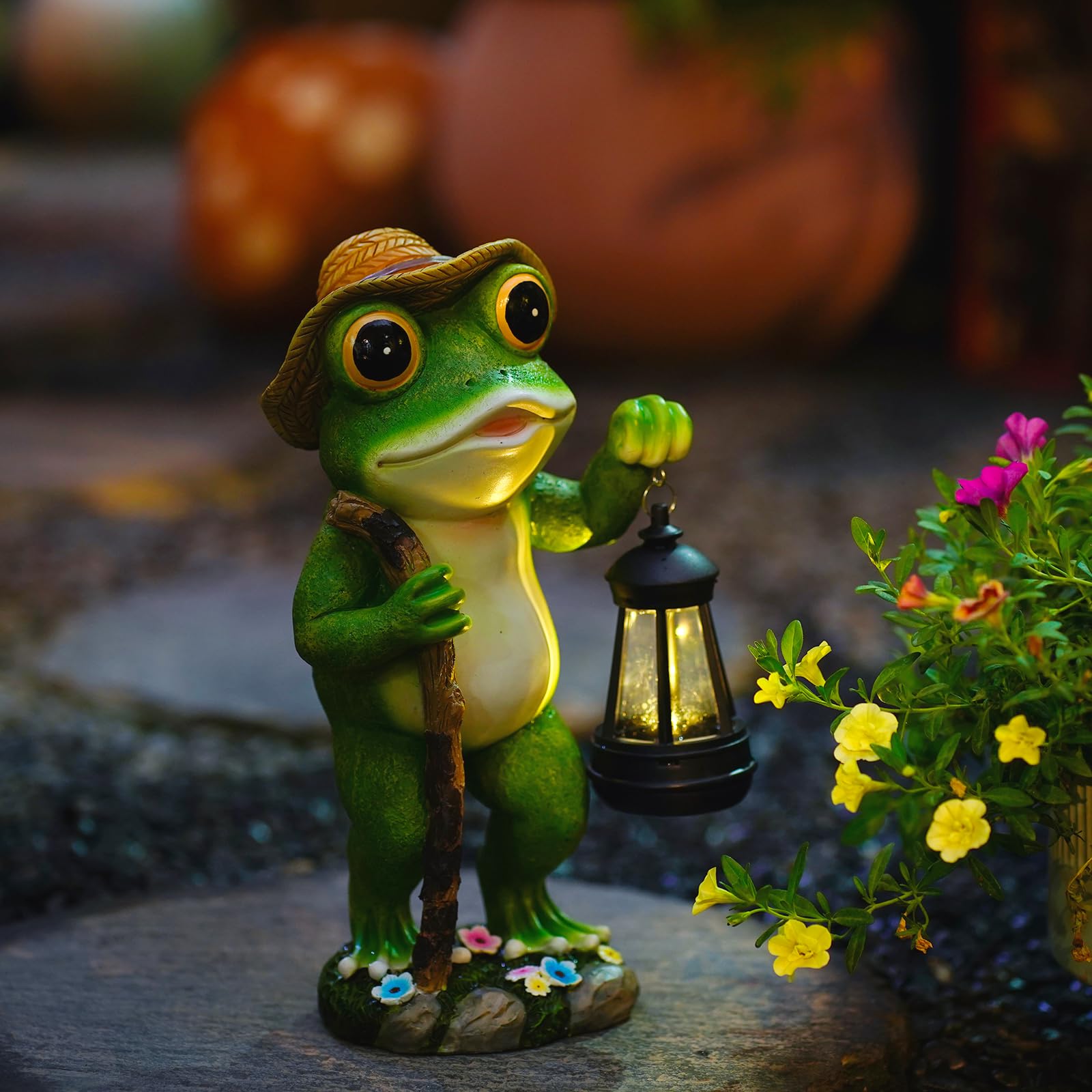 Solar Frog Garden Statue with Lantern