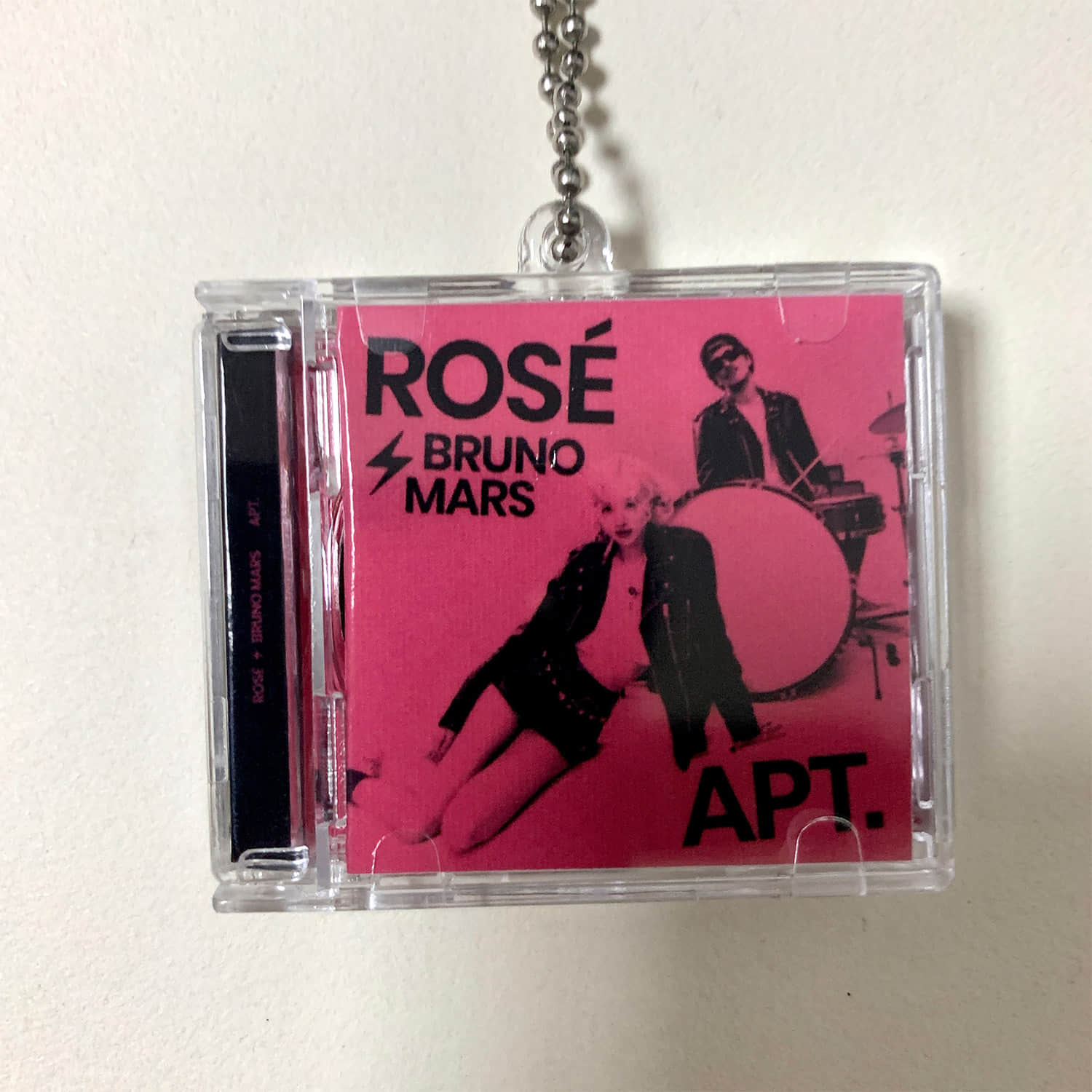 Rosé, Bruno Mars Little CD Album Cover Keychains – Apt.