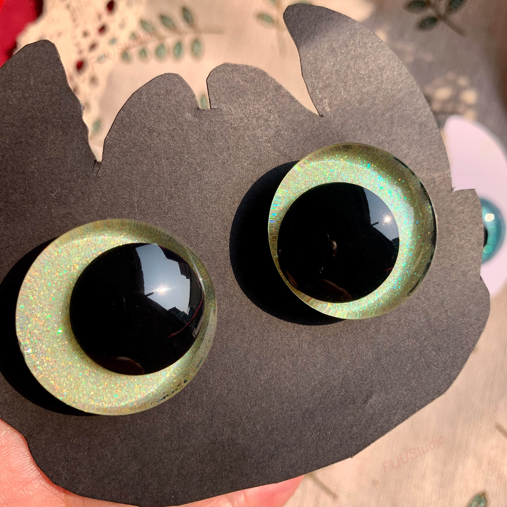 Toothless and Light Fury Safety Eyes - Hand-Painted Color-Shifting for Amigurumi
