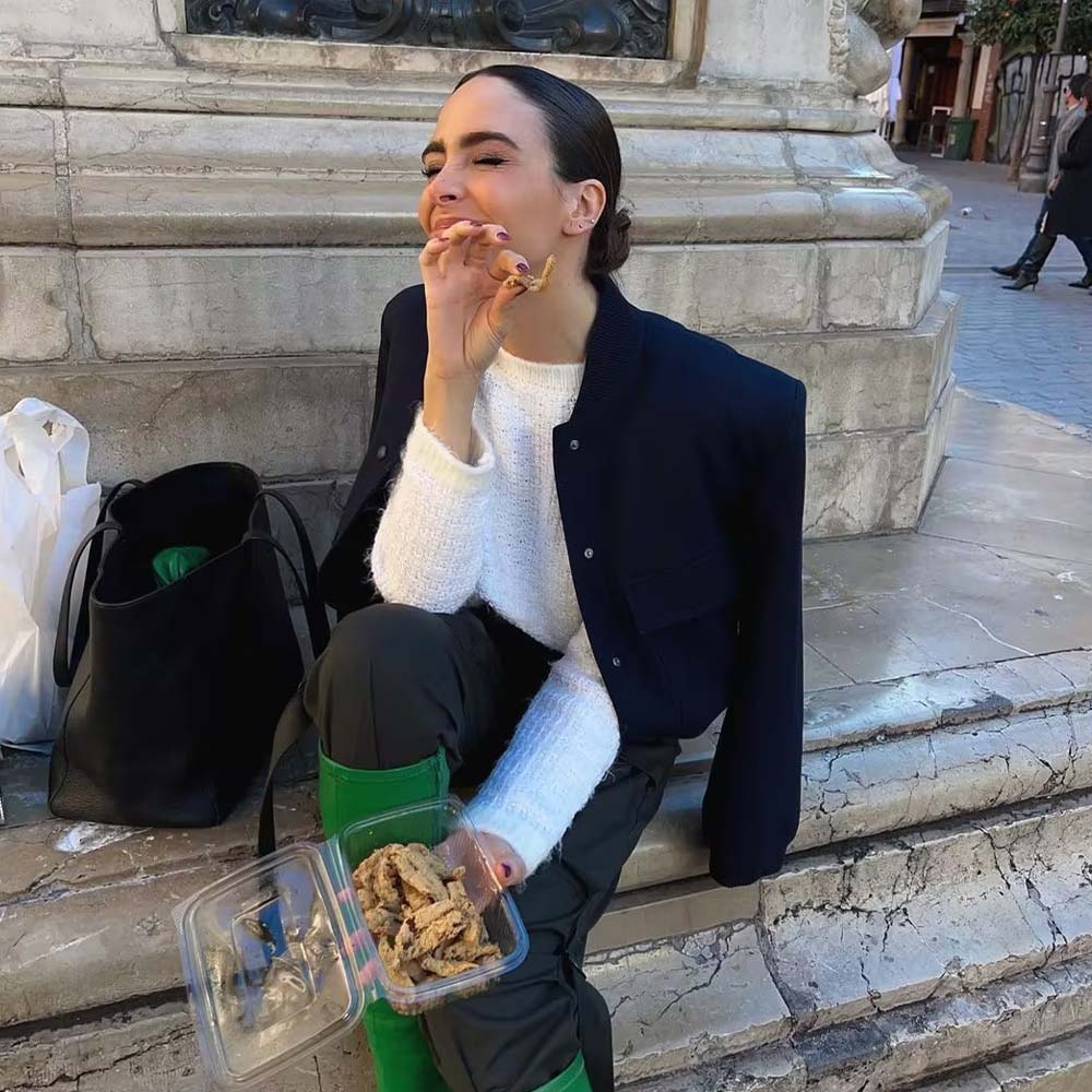 Lodowylabedz Nowa damska krótka kurtka ze stójką i kieszenią na guziki