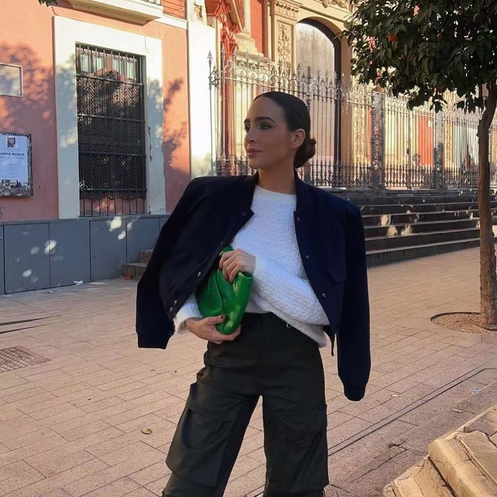 Lodowylabedz Nowa damska krótka kurtka ze stójką i kieszenią na guziki