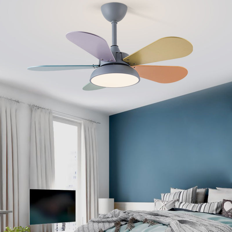 Nordic Style LED Metal Ceiling Ceiling Fan Lamp for Kids Bedroom