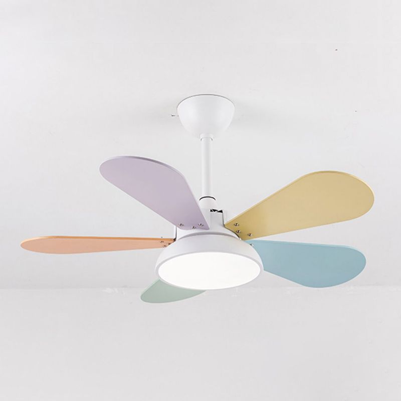 Nordic Style LED Metal Ceiling Ceiling Fan Lamp for Kids Bedroom
