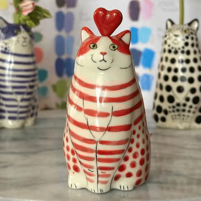 🎉 Hand-Painted Cat Vase Collection