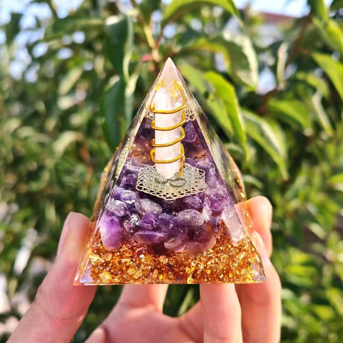 Small Healing Crystal Pyramid Porstive Energy Generator