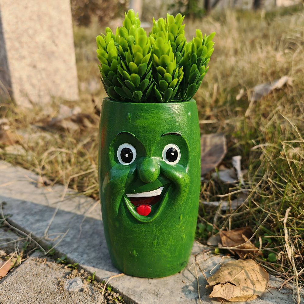 🥕 Funny Face Vegetable Planters – Whimsical Garden Decor 🌱✨