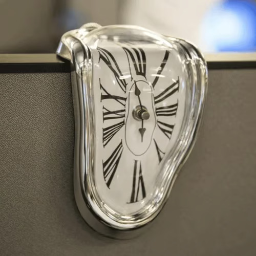 🎉 Persistence of Memory - Abstract Melting Clock