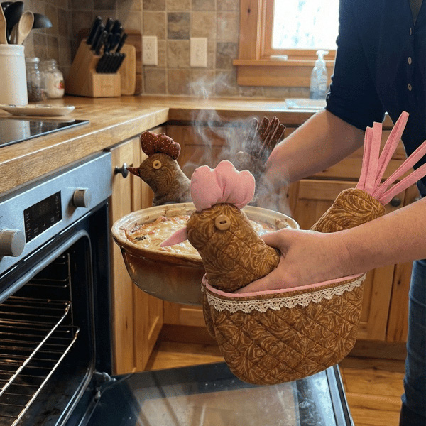 Chicken-shaped Oven Mitts