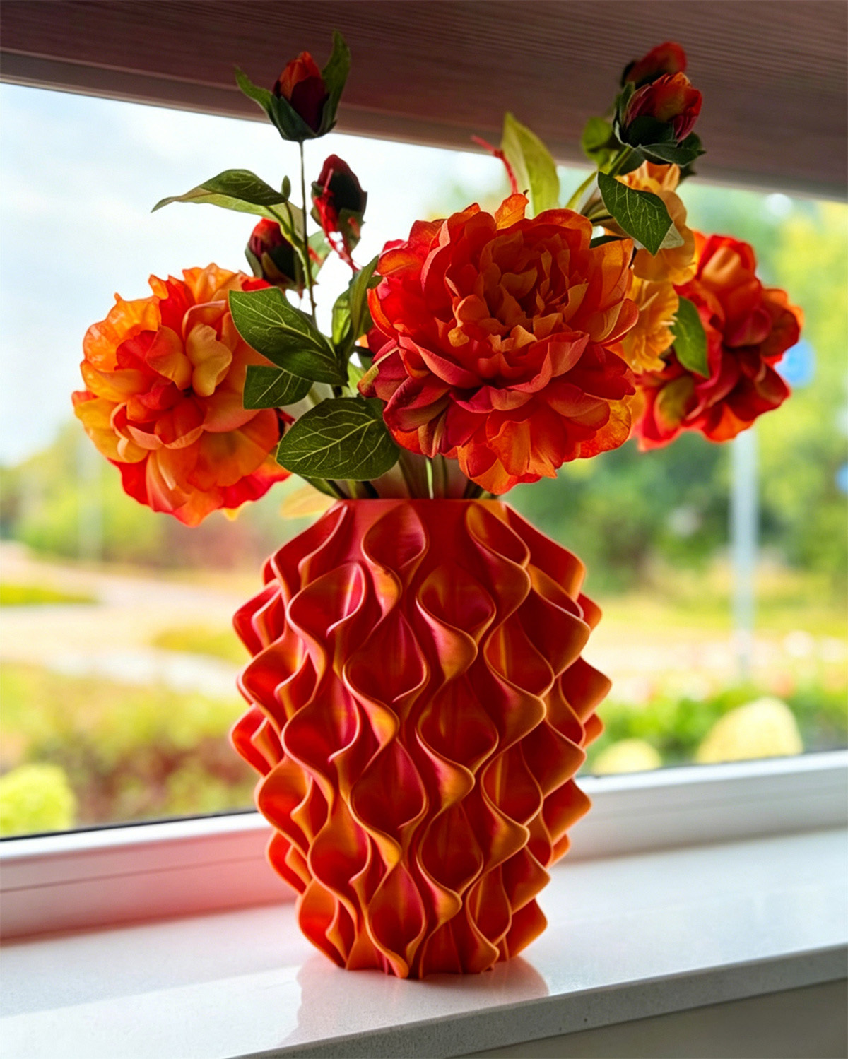 3D Printed Red Gold Flower Vase