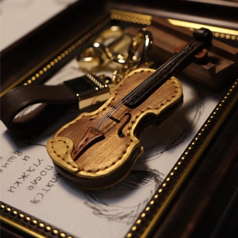 🔥Last Day 50% OFF🎁Crafted Leather Violin & Cello Keychain🎻