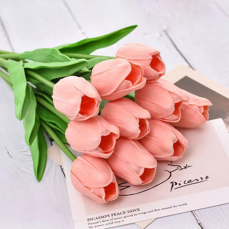 💐UV Resistant Lifelike Artificial Tulips Flowers