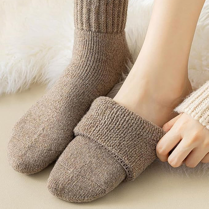 Women's Solid Mid-calf Wool Socks