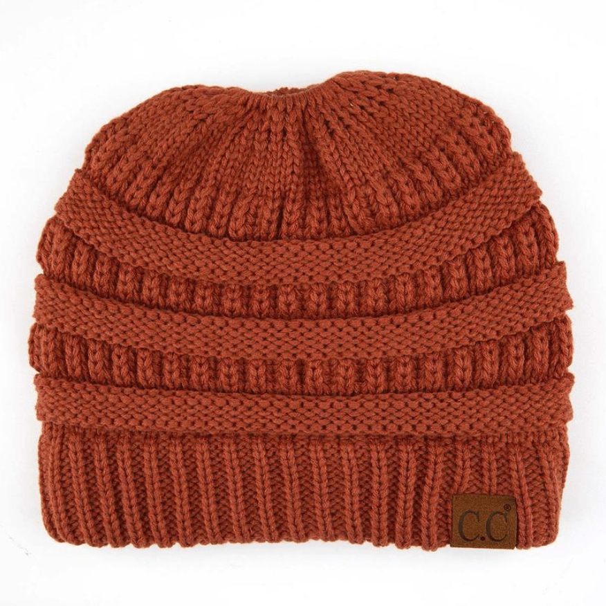 🎅Women's Ponytail Beanie – Chic & Cozy Cable Knit Hat for Fall and Winter, with Adjustable High Ponytail Opening