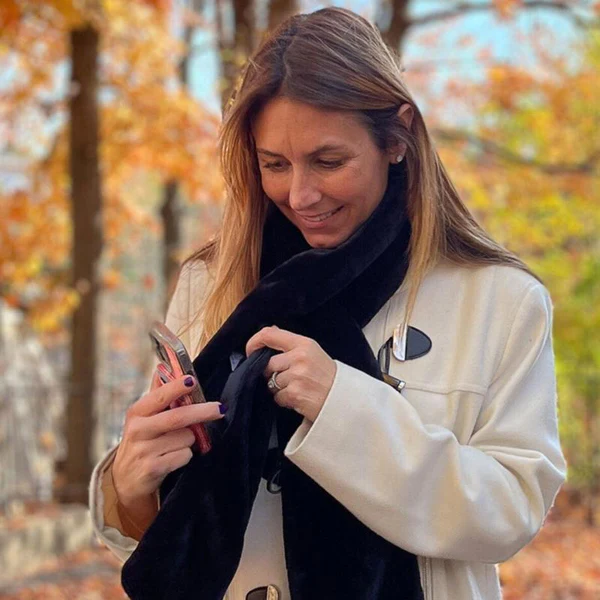 🎁Last Day Sale 49% OFF❄️ Faux-Fur Pull-Through Scarf with Hidden Pocket