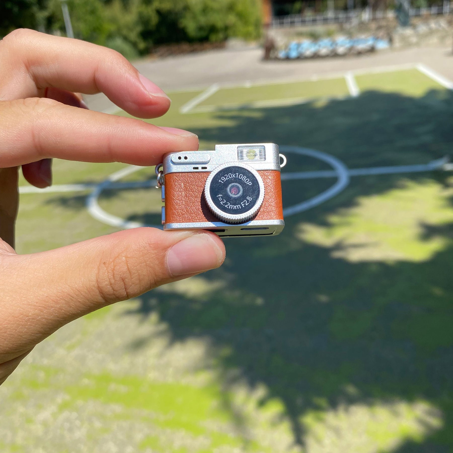 🔥Mini Keychain Cam – 📸Retro Photos & Hidden Security!