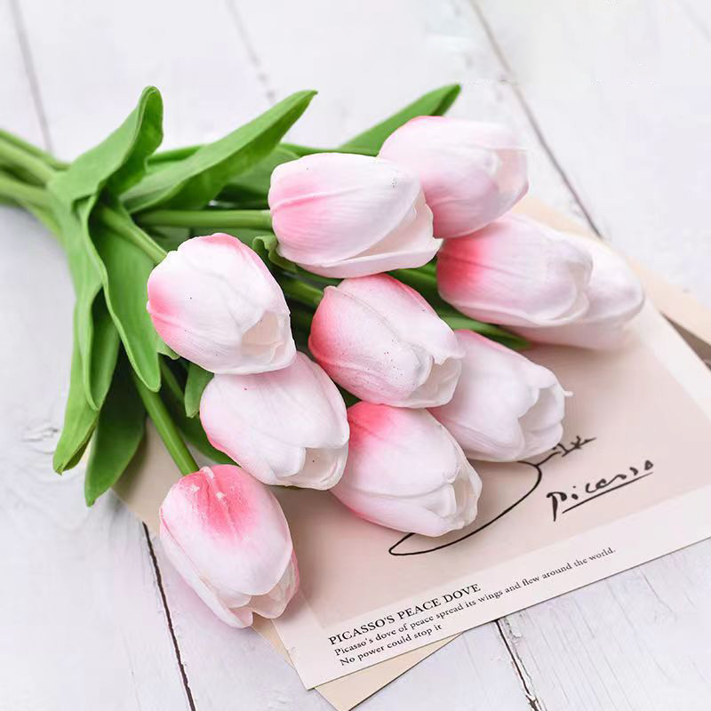 💐UV Resistant Lifelike Artificial Tulips Flowers