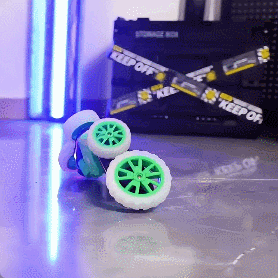 2.4Ghz 360°Rotating 4WD Spray RC Stunt Car