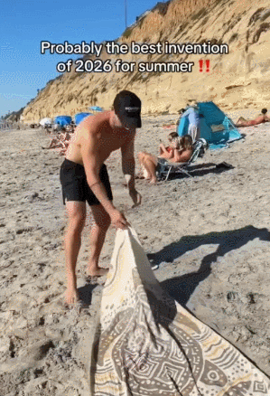 🏖️2-in-1 Convertible Towel & Backpack with Inner Zip Pocket & Sand-Repelling Fabric