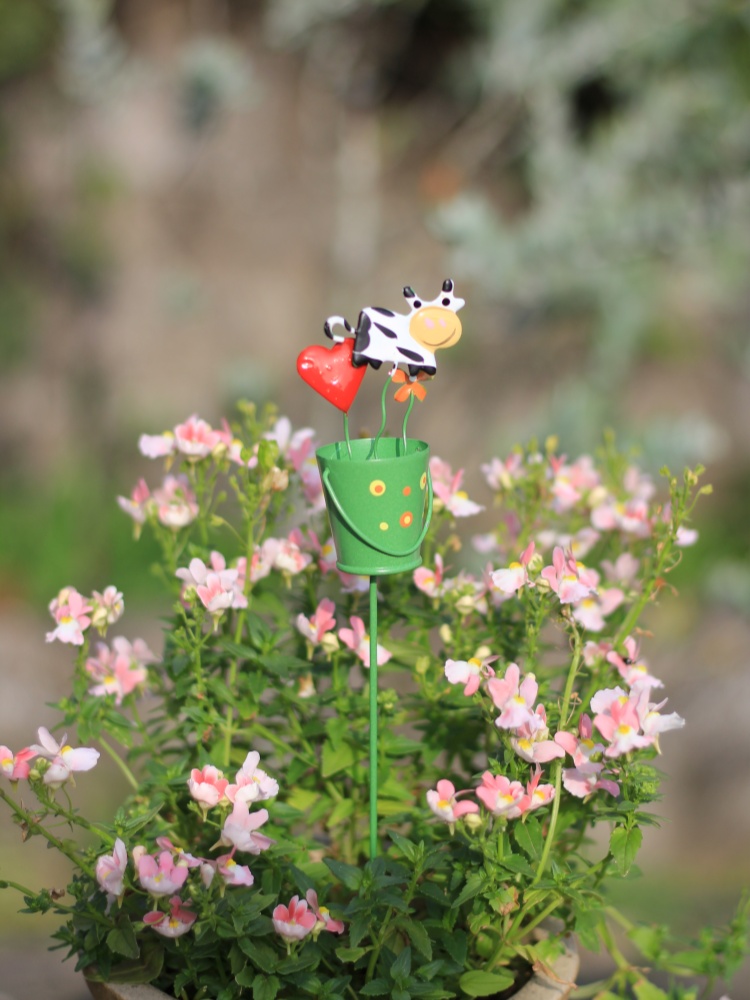 Metal Flower Pot Garden Stakes