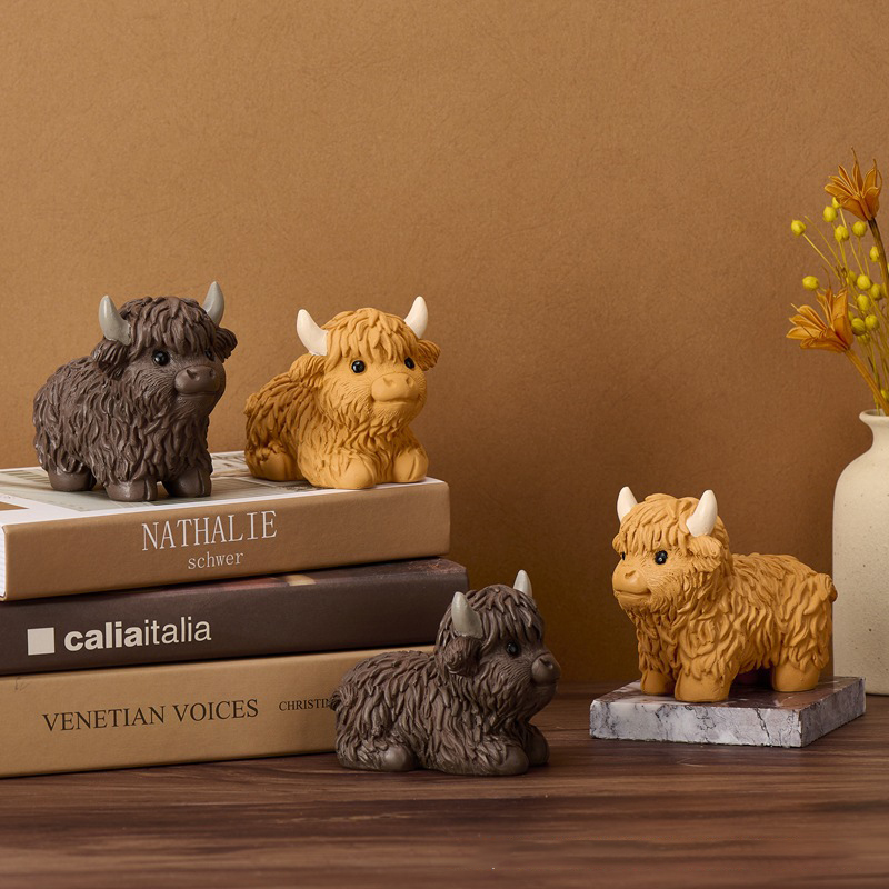 Cute Simulation Highland Cattle Resin Statue