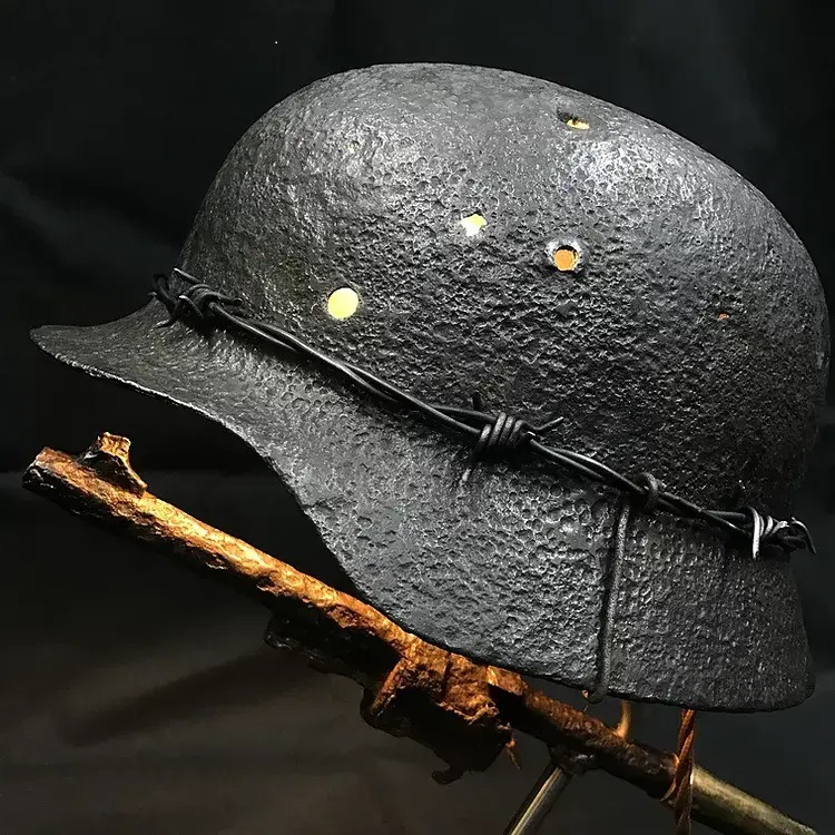 Stahlhelm Helmet Table Lamp