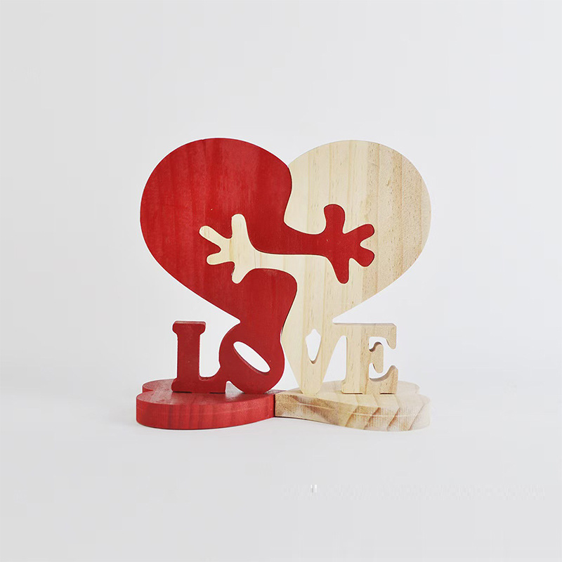 Valentine's Day Hug Heart Shaped Wooden Decoration