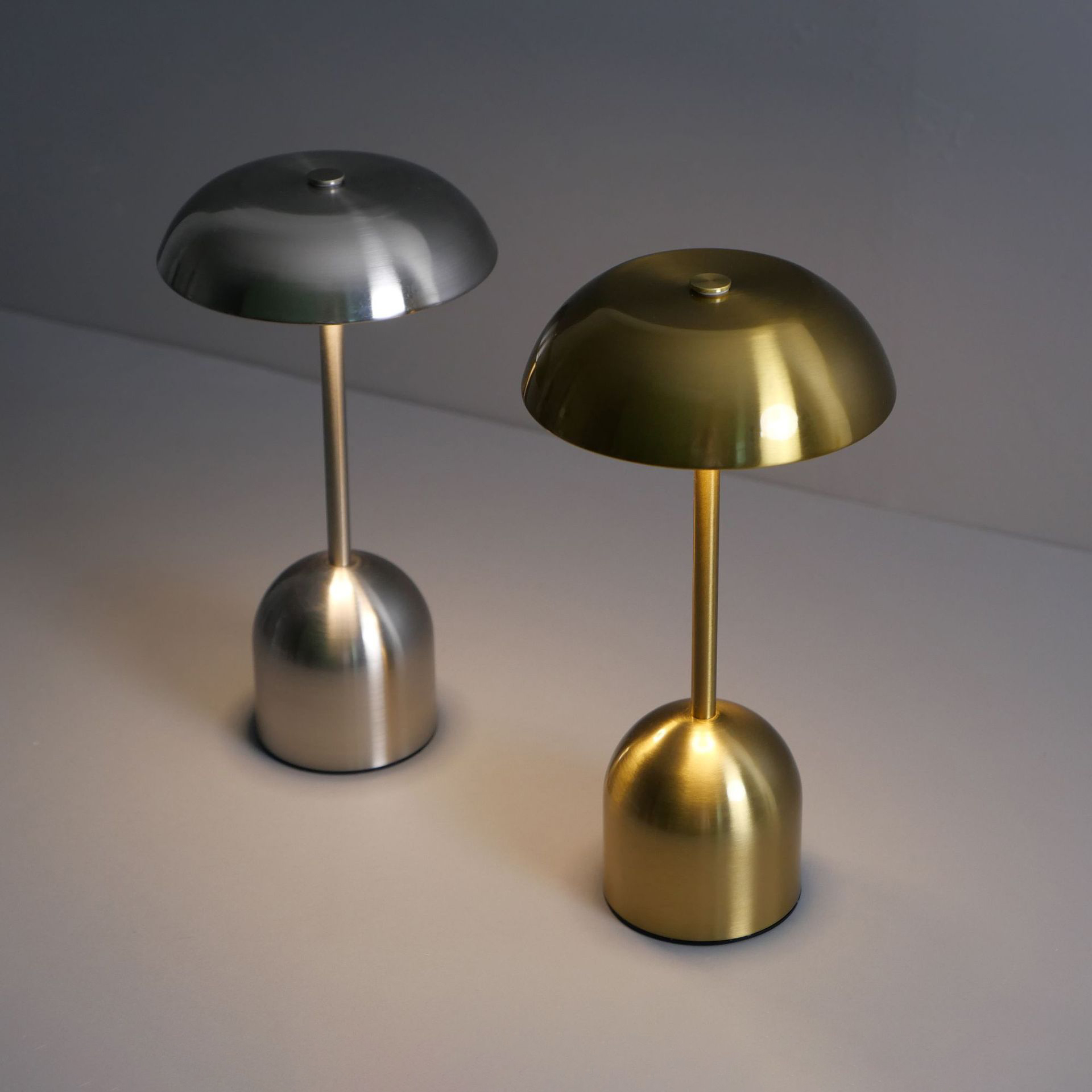 Cordless Table Lamp - Dimmable & Rechargeable Waterproof Desk Light