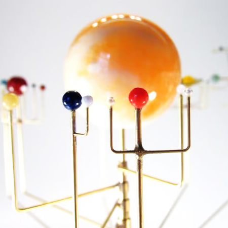 🪐 ​​Wind-Up Wonder Solar System Model - Timeless Elegance Meets Cosmic Exploration!​​ 🌟