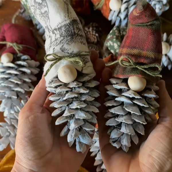 Christmas Pinecone Gnome Ornaments ✨