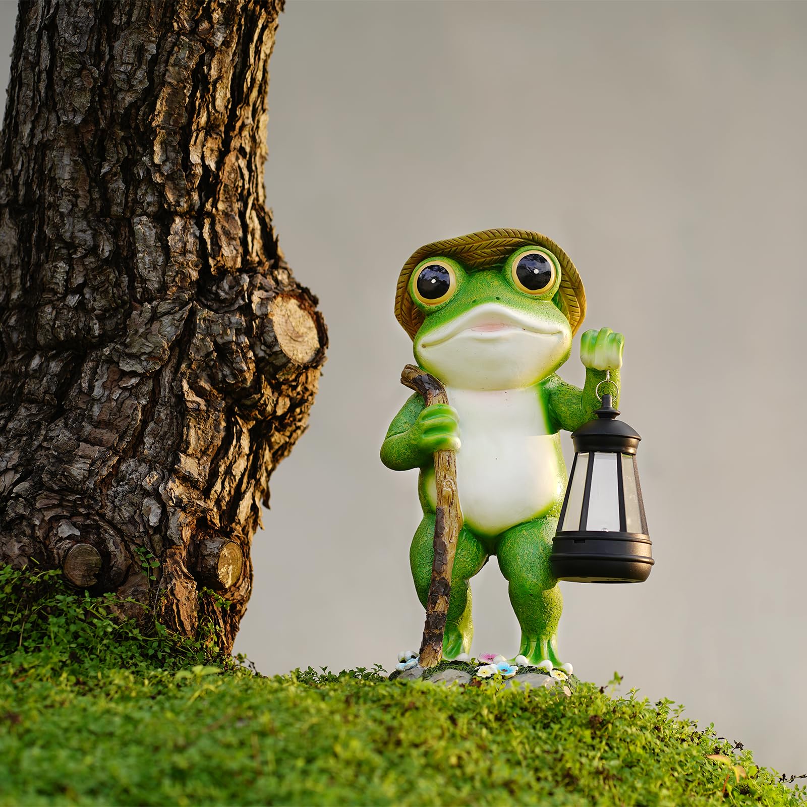 Solar Frog Garden Statue with Lantern