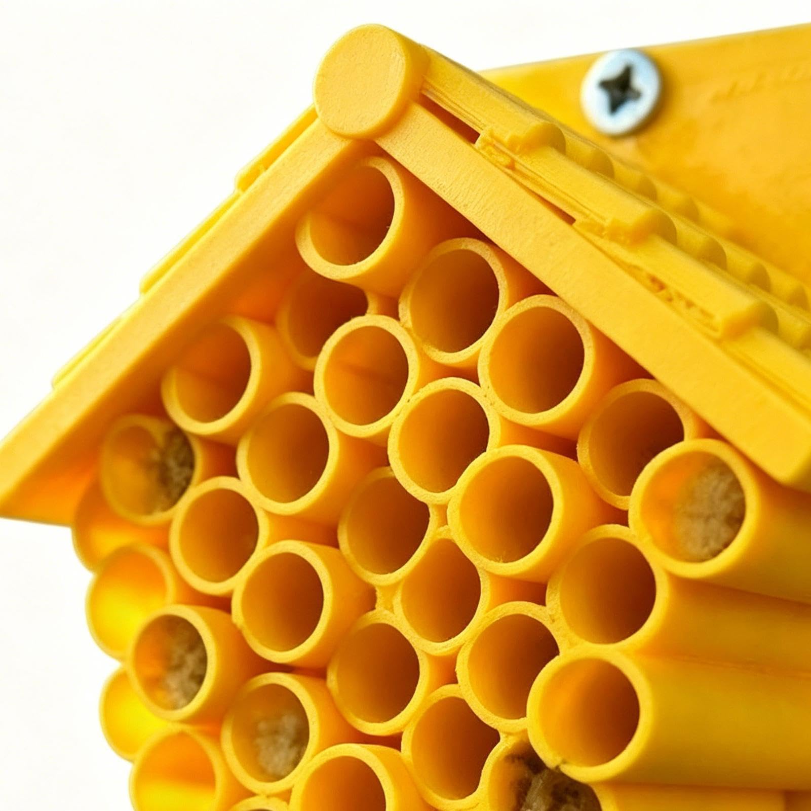 🐝Bee Hotel – a safe haven for wild bees in your garden🌿