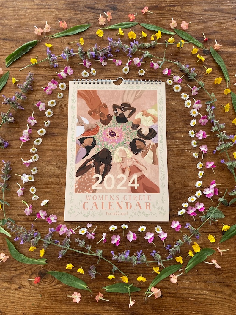 Womens Circles Hanging Wall Calendar