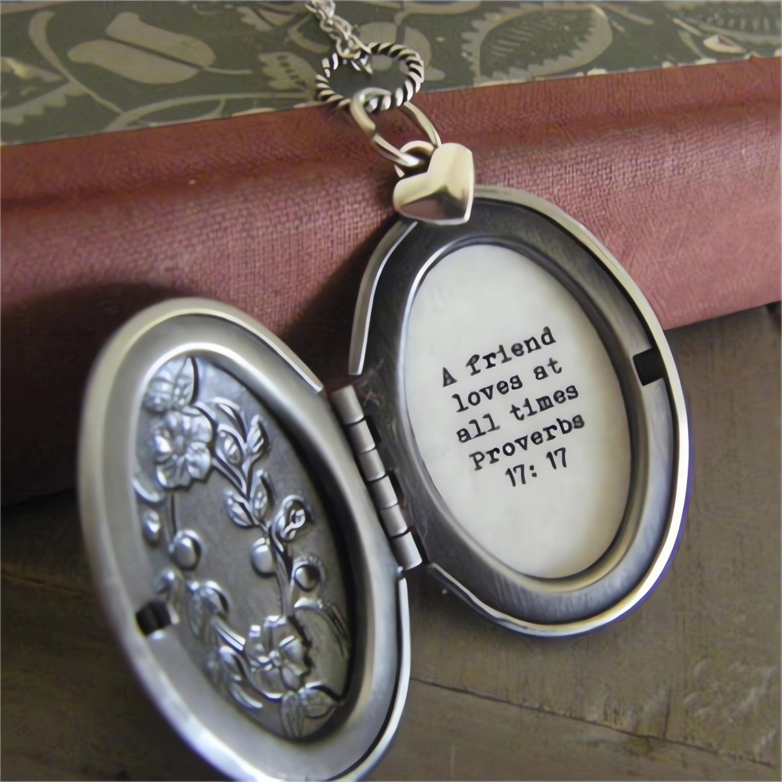 Friendship Locket Necklace Gifts🎁