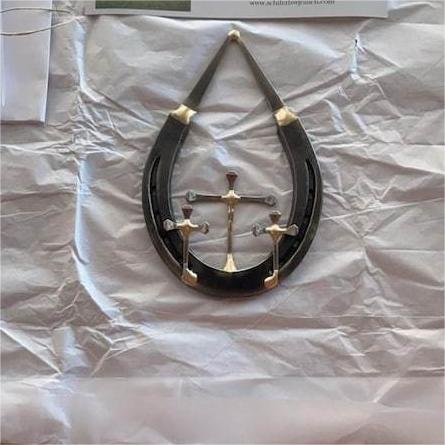 ✝️Horseshoe Nail Cross Wall Decoration