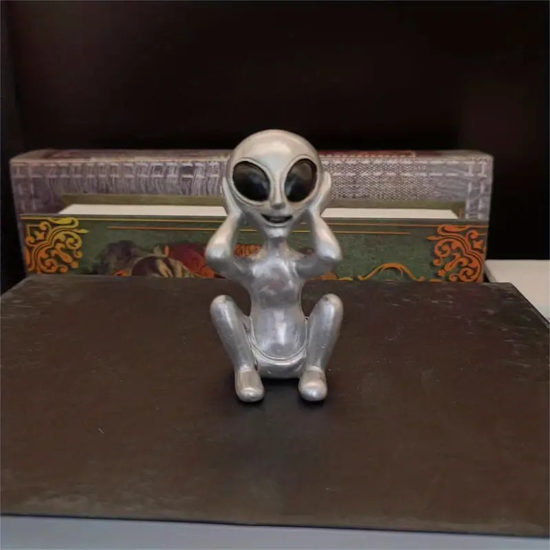 Three Wise Alien Figurines