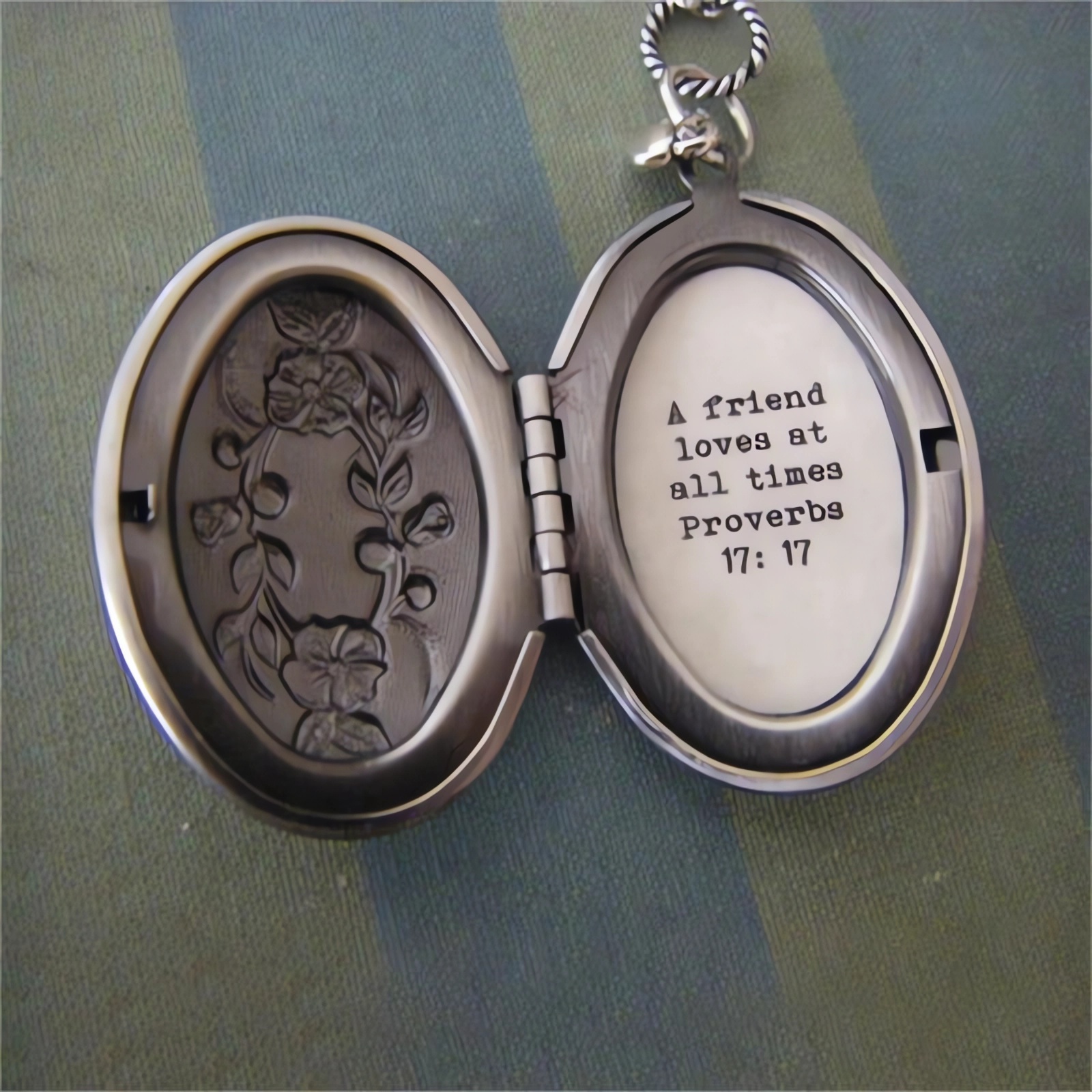 Friendship Locket Necklace Gifts🎁