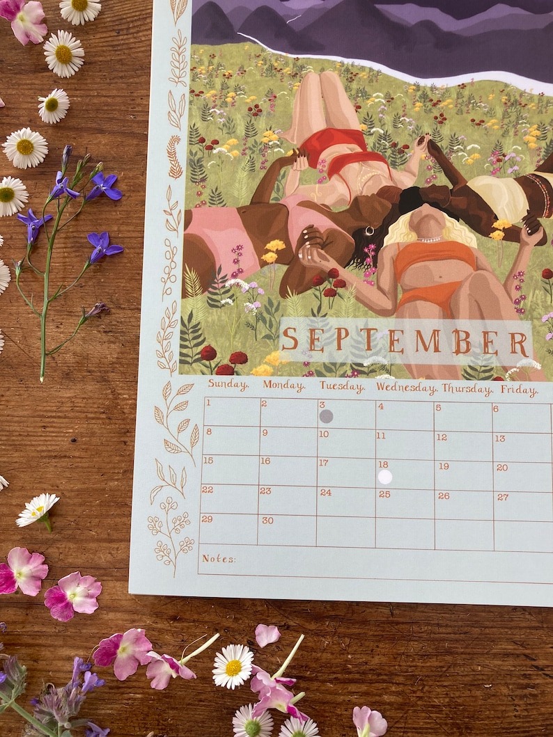 👧✨Womens Circles Hanging Wall Calendar