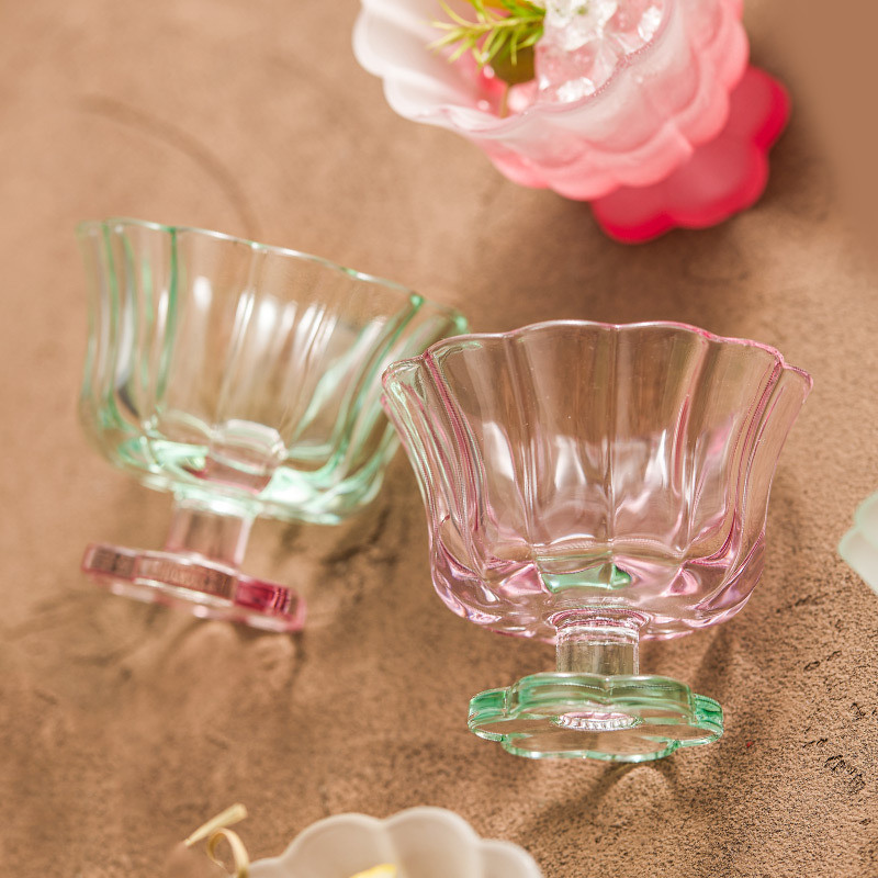 🌸 Blossom Glass Tumbler – Where Elegance Meets Everyday Magic