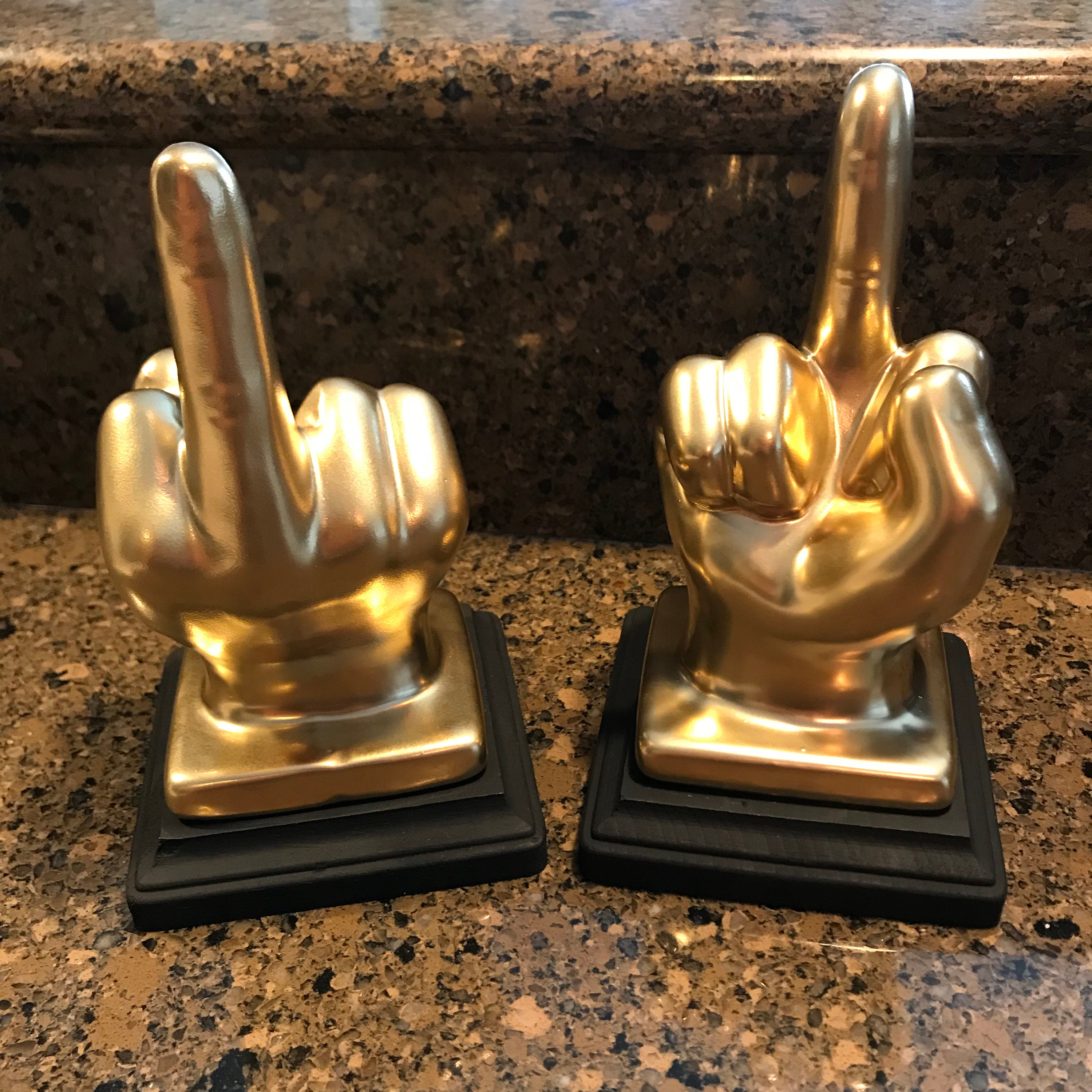 🤣Middle Finger Statue