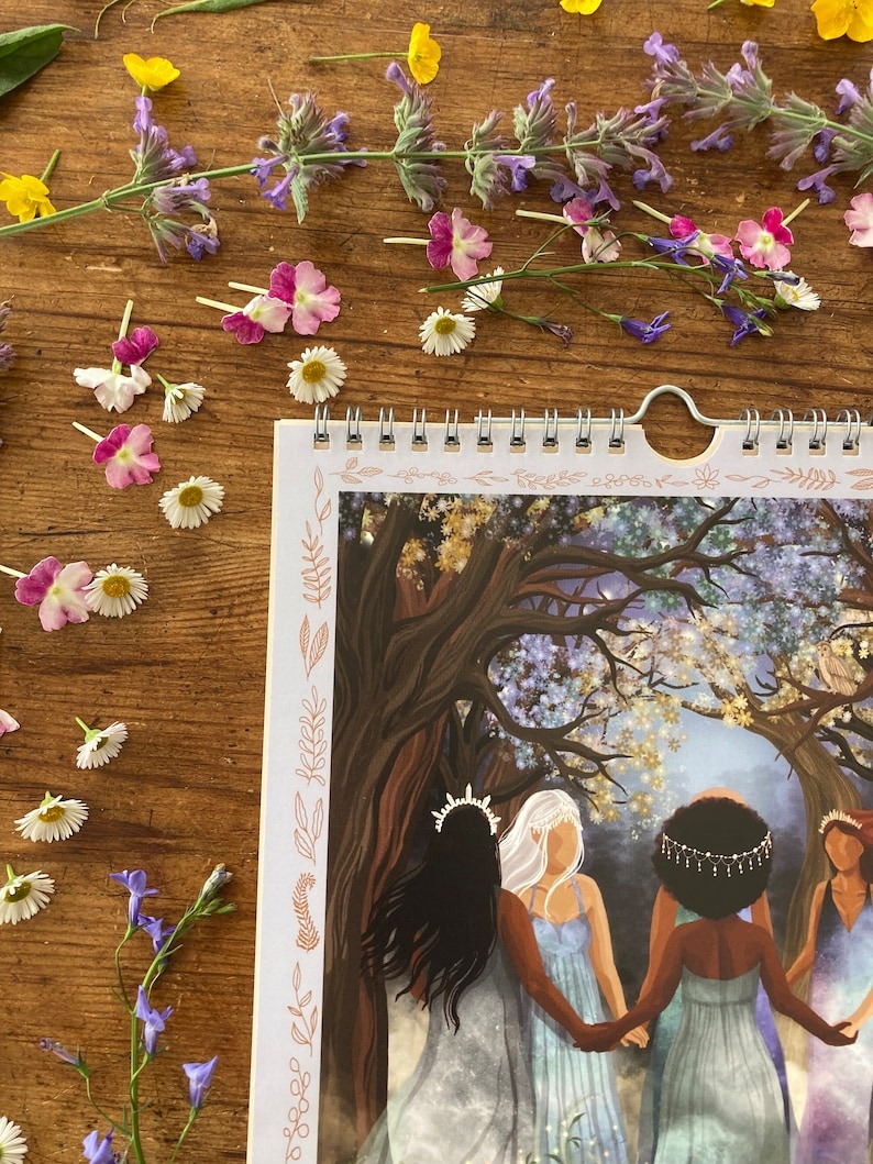 👧✨Womens Circles Hanging Wall Calendar