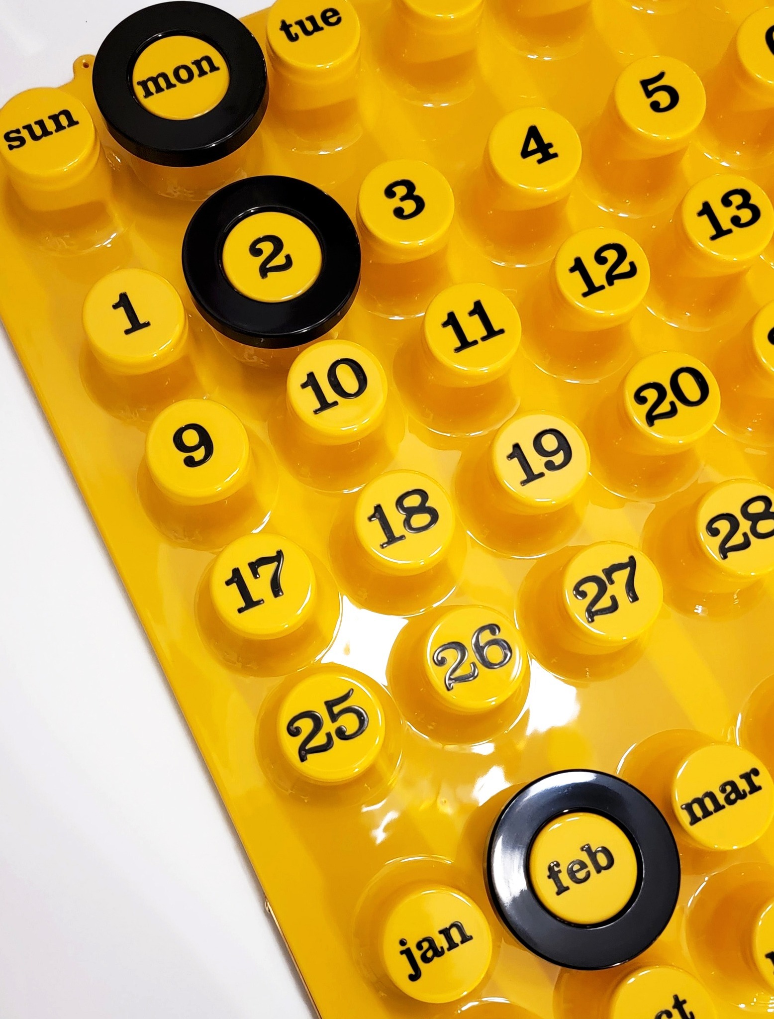 Ring a Date Perpetual Calendar