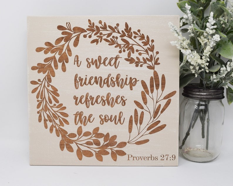 Friendship Decor - 💕There are friendships imprinted on our hearts that will never be diminished