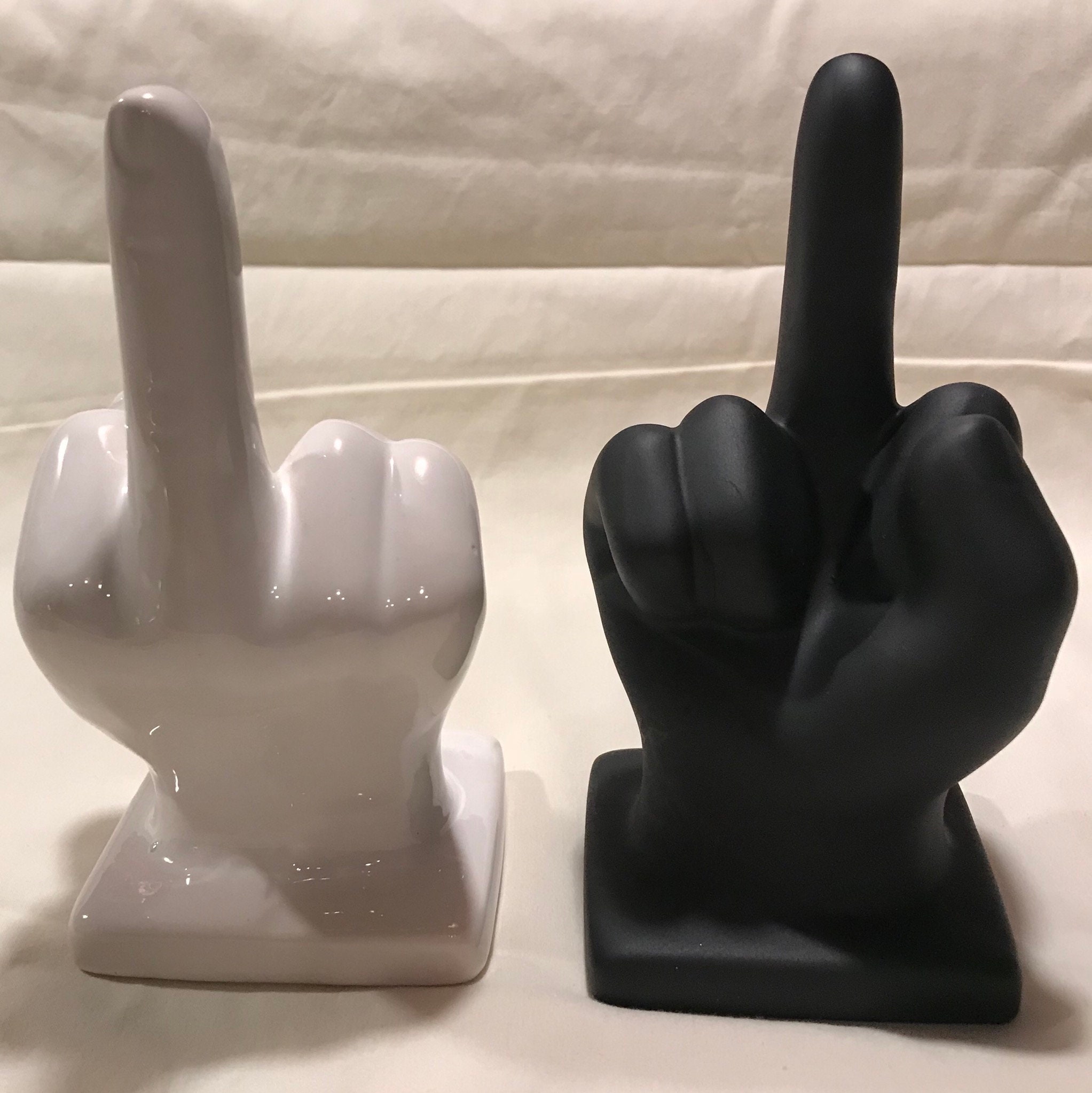🤣Middle Finger Statue