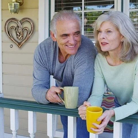 🔥Heart Holding Hands Wall Decor - Forever Love