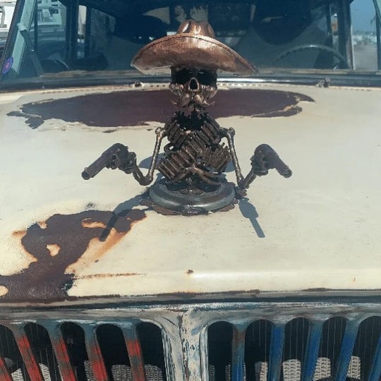 💀Cowboy Skull Gunslinger Hood Ornament