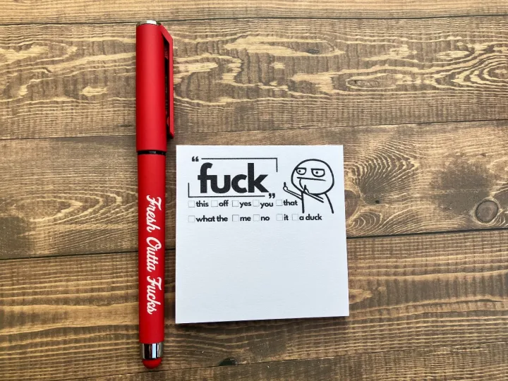🎁💝2023 CHRISTMAS GIFT - Fresh Outta Fucks Pad and Pen