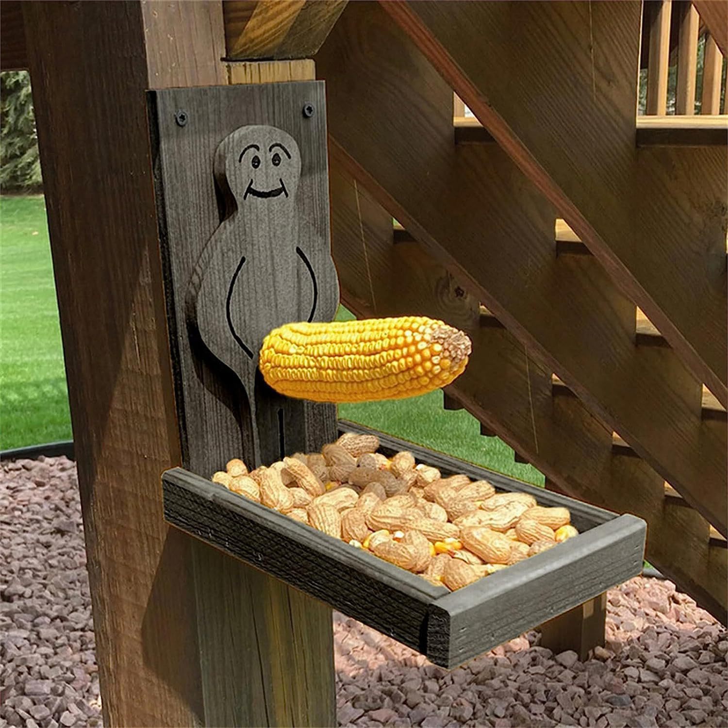 🔥2024 Spring Hot Sale - 🐿️Proud Man Squirrel Feeder